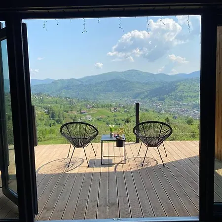 Under Sky - з теплим басейном ,чаном-джакузі, панорамною ванною та Playstation 5 Slavske